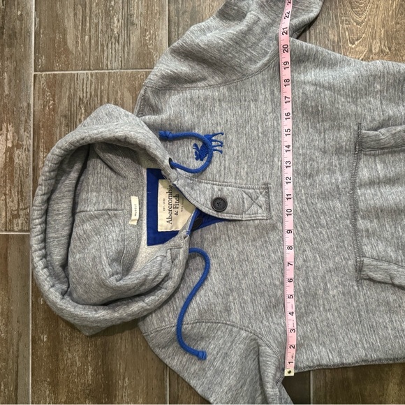 Abercrombie & Fitch Muscle Gray and Blue Hooded Sweatshirt - Picture 10 of 11